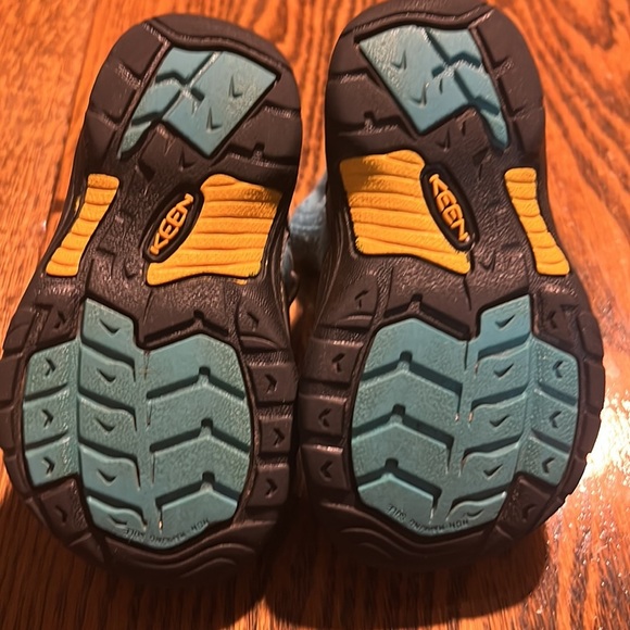 Keen sweater top toddler boots - Picture 6 of 7